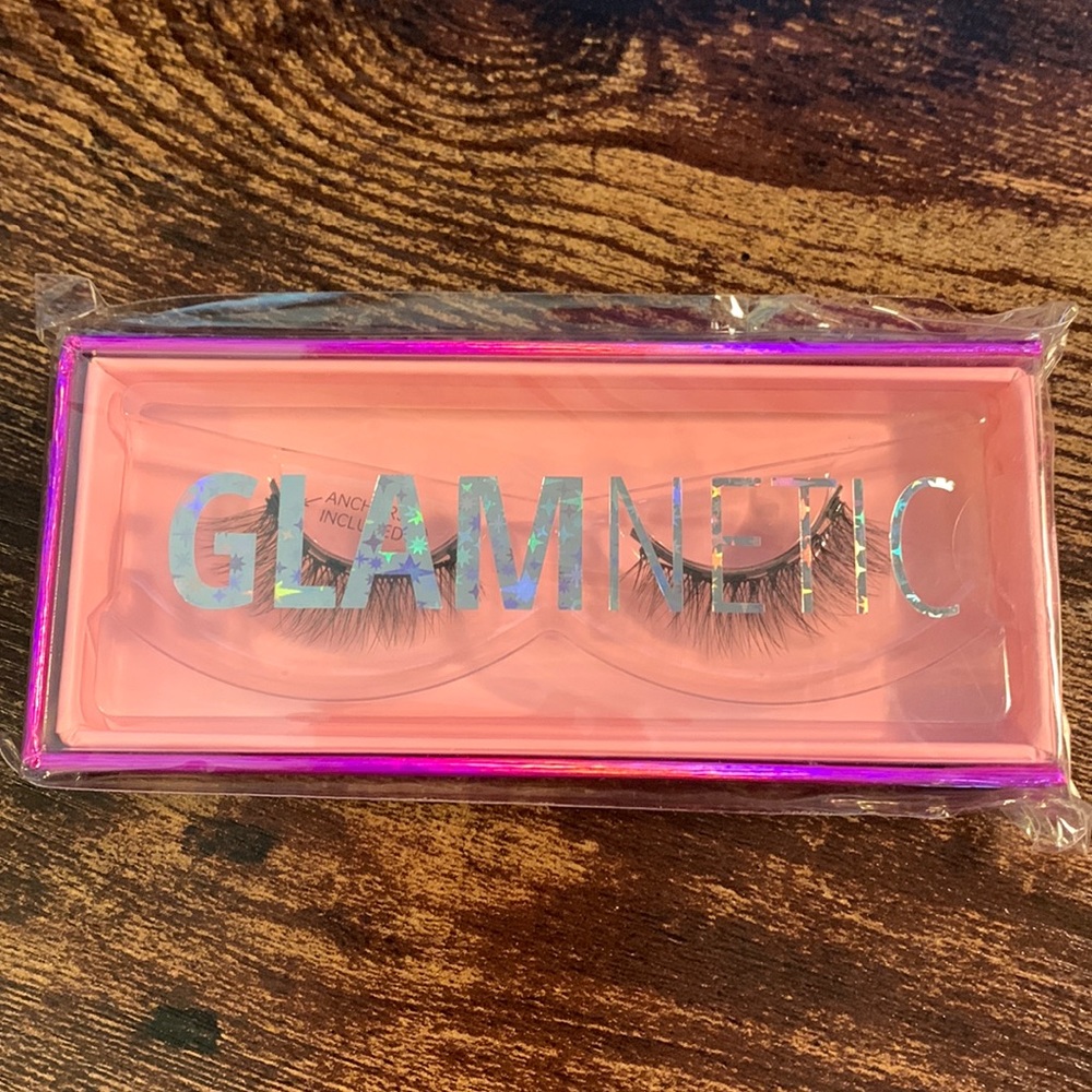 New in box! Glamnetic lashes